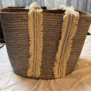 Beautiful Basket Tote off white and beaded pearl handle
